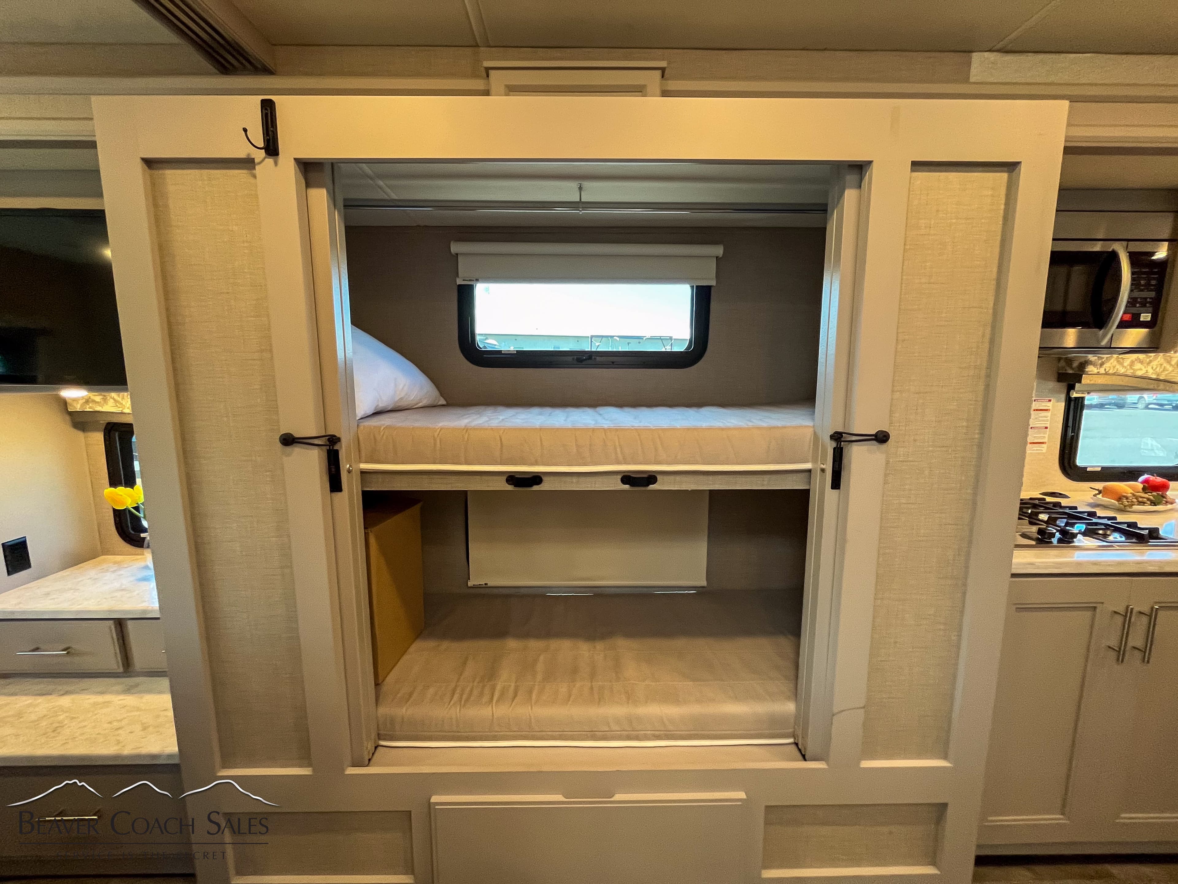 2023 Thor Omni RS36 - Thumbnail 12