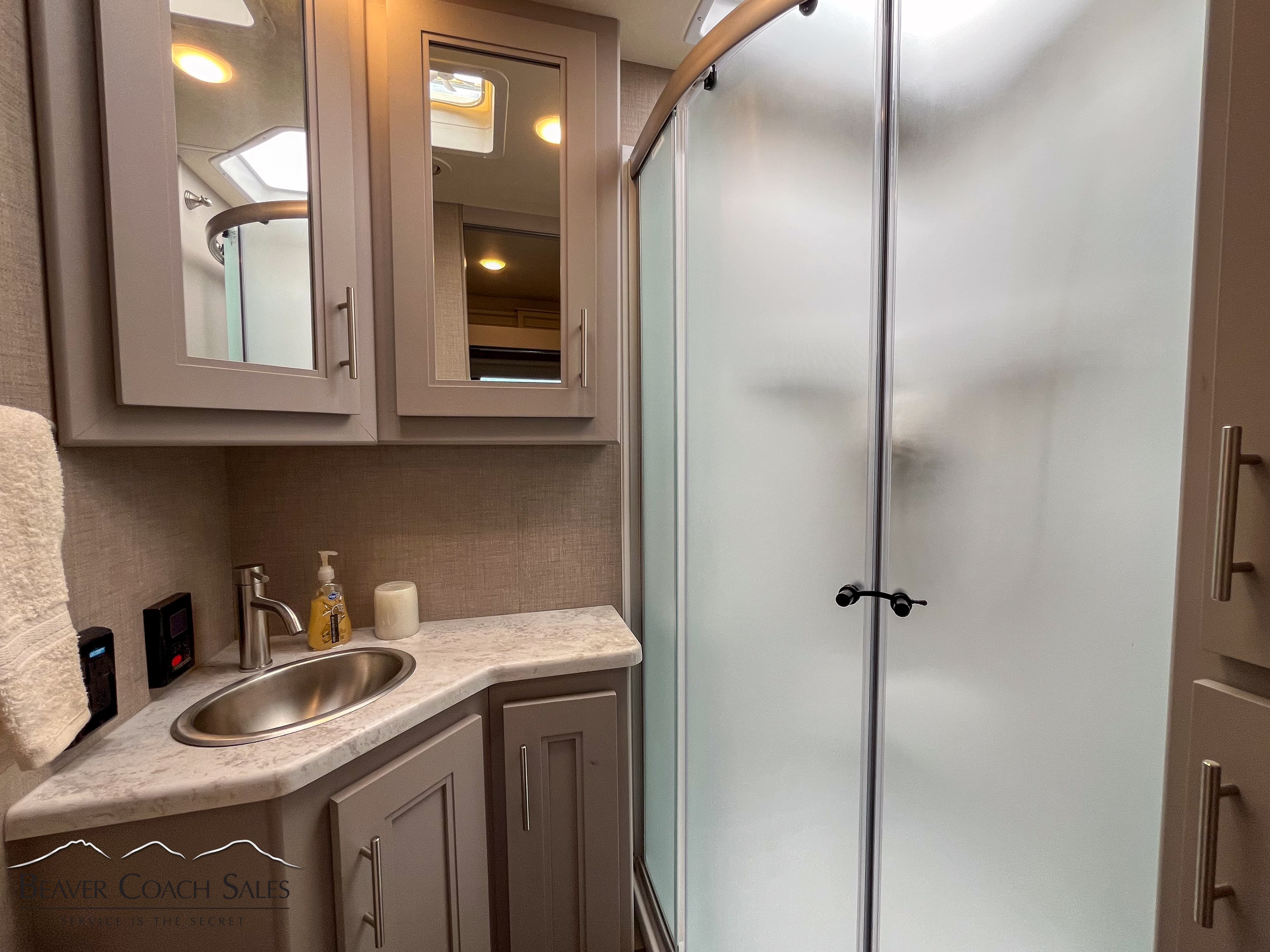 2023 Thor Omni RS36 - Thumbnail 13