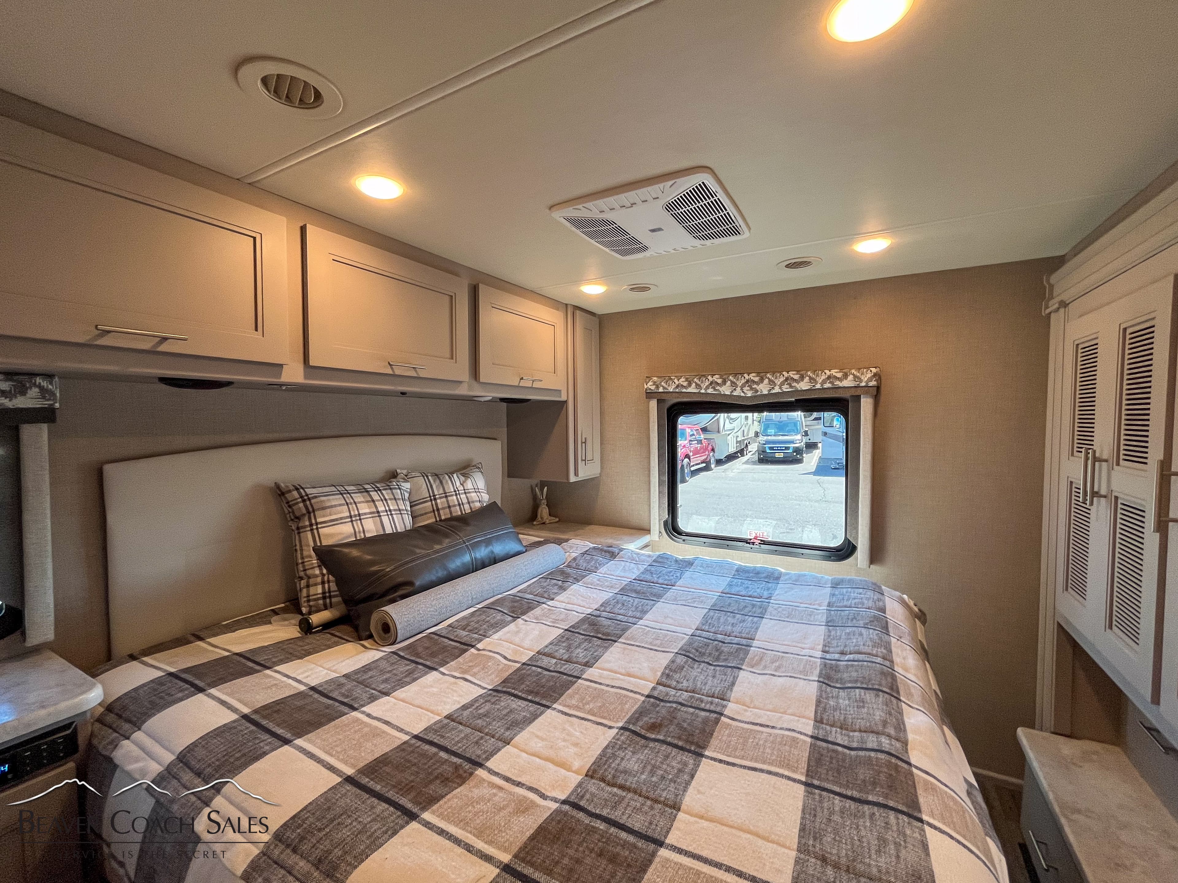 2023 Thor Omni RS36 - Thumbnail 14