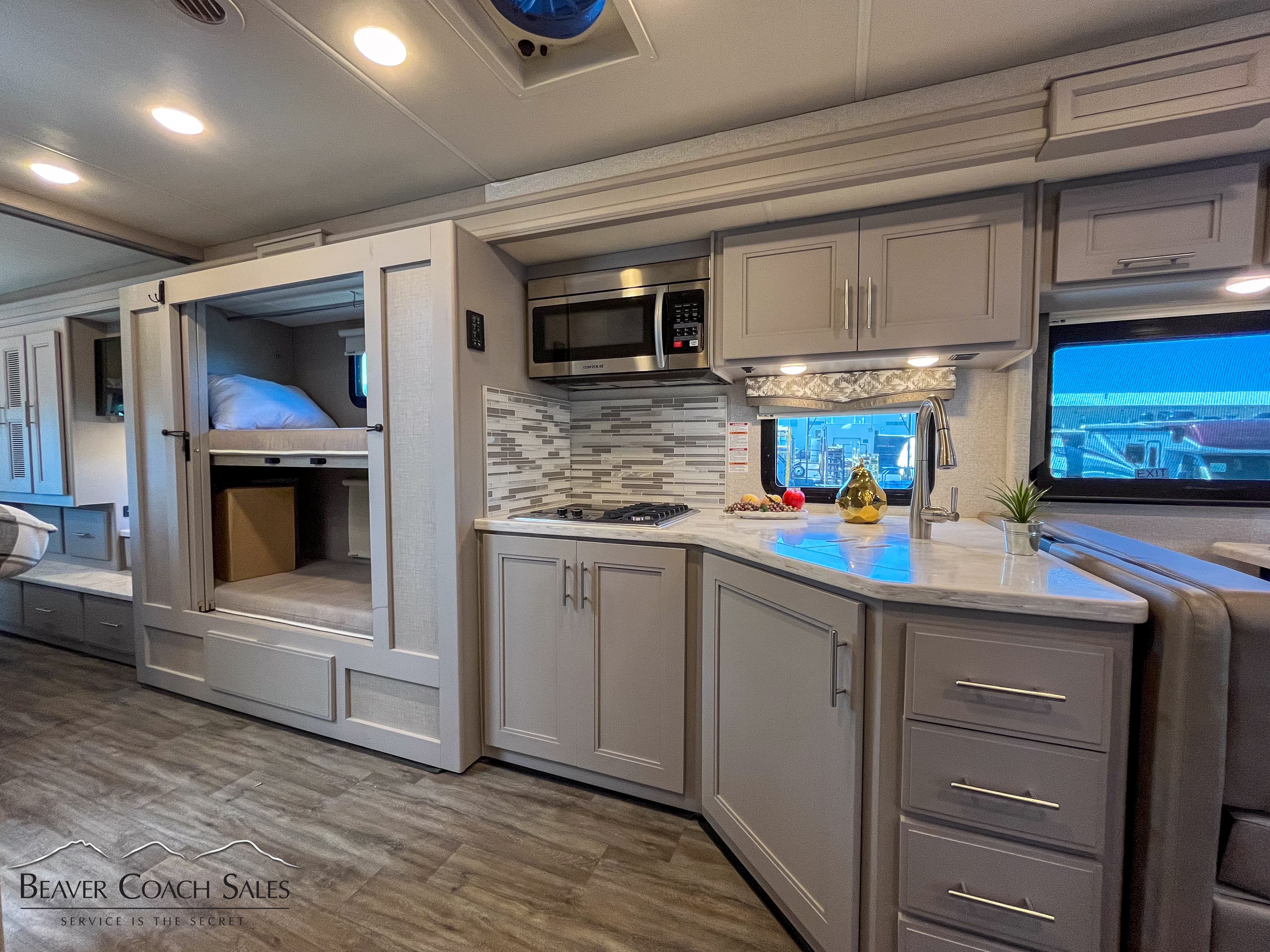 2023 Thor Omni RS36 - Thumbnail 9