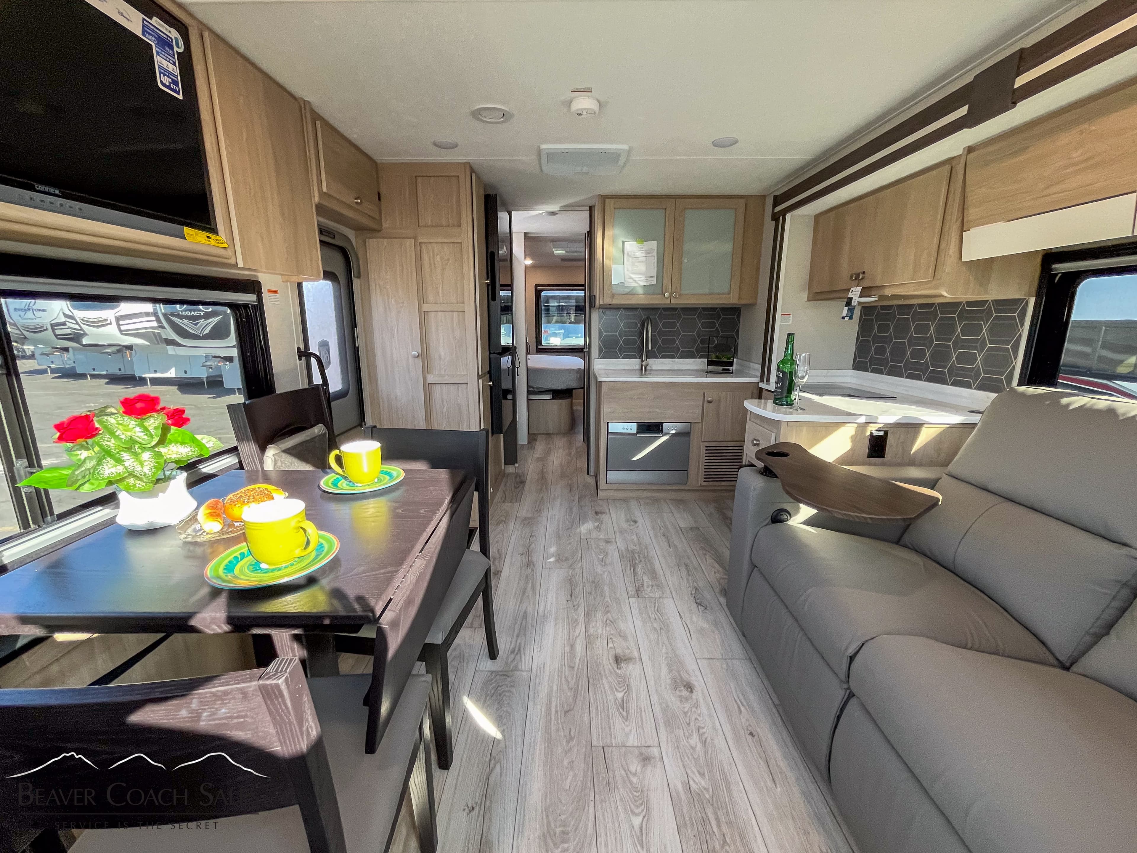 2025 Coachmen Concord 321DS - Thumbnail 5