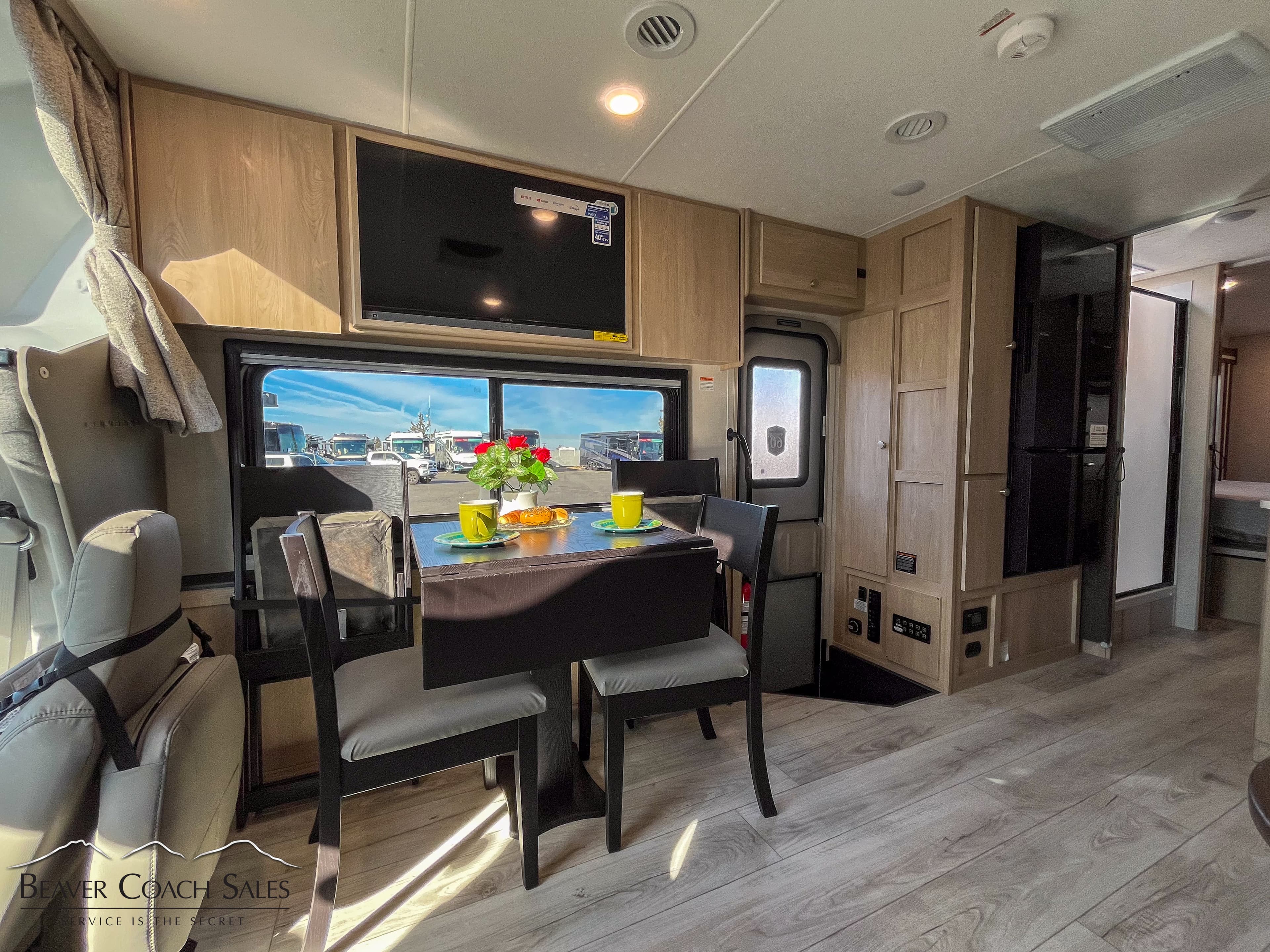 2025 Coachmen Concord 321DS - Thumbnail 6