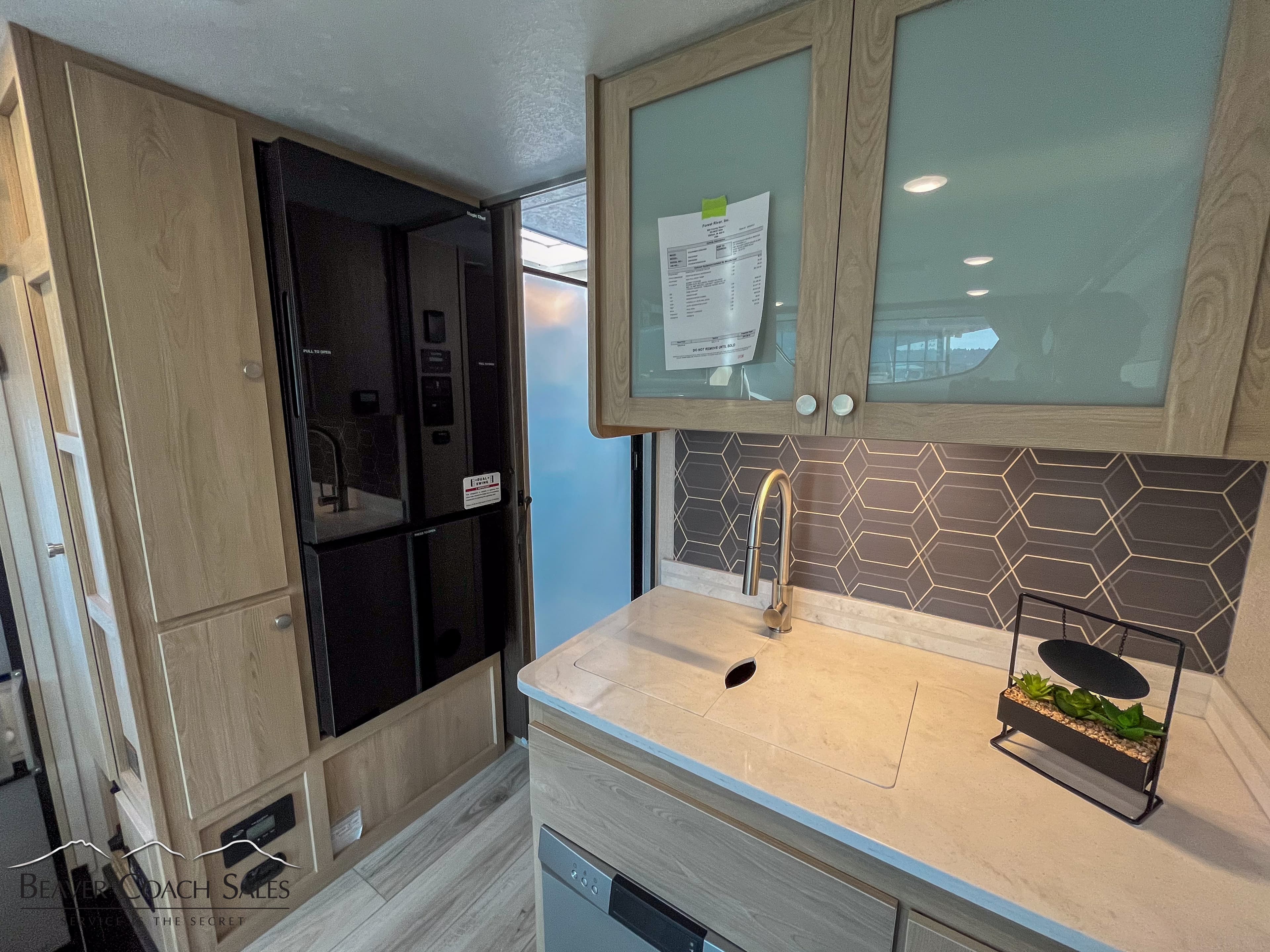 2025 Coachmen Concord 321DS - Thumbnail 9