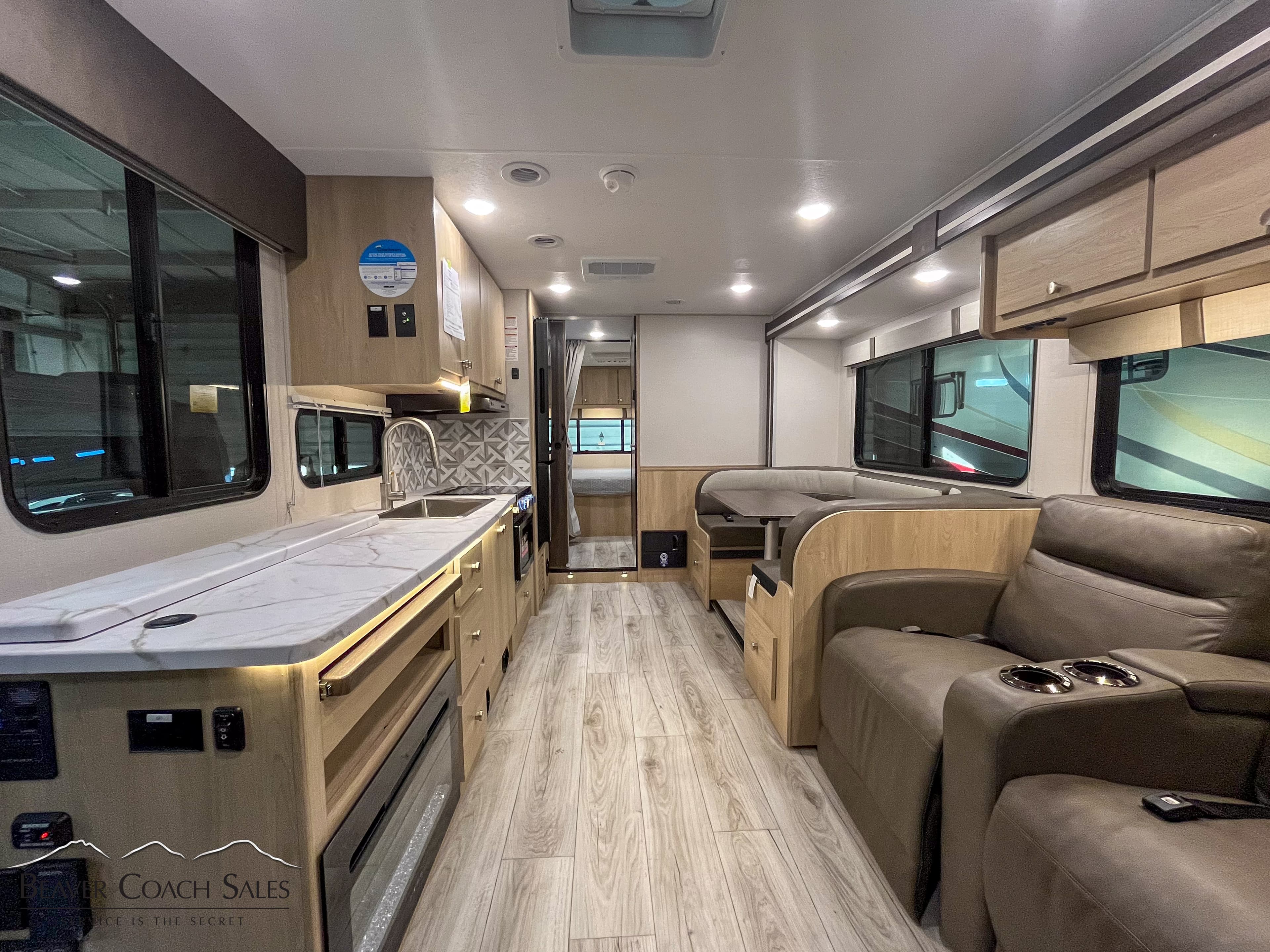 2025 Coachmen Leprechaun 319MB - Thumbnail 2