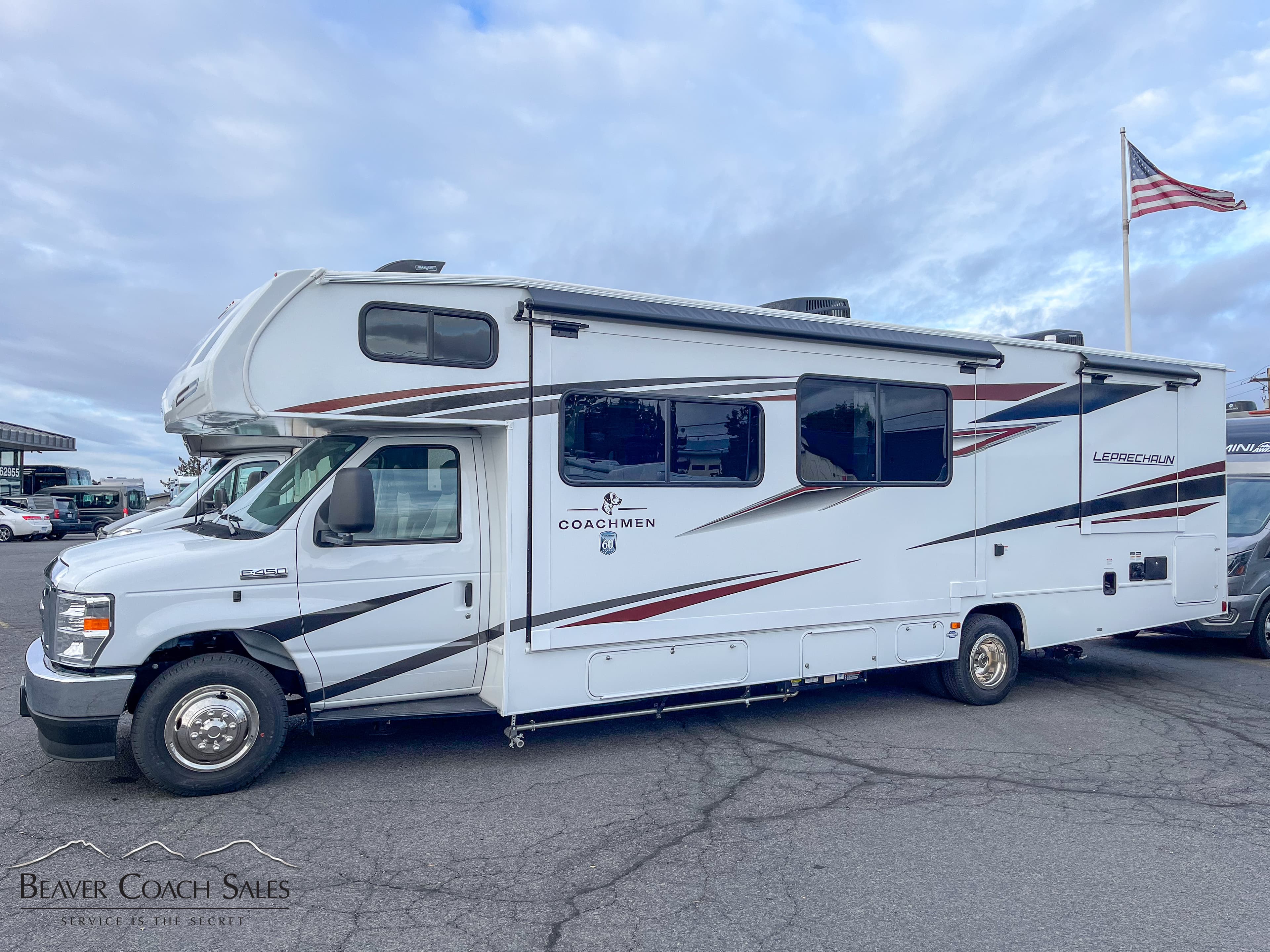 2025 Coachmen Leprechaun 319MB - Thumbnail 7