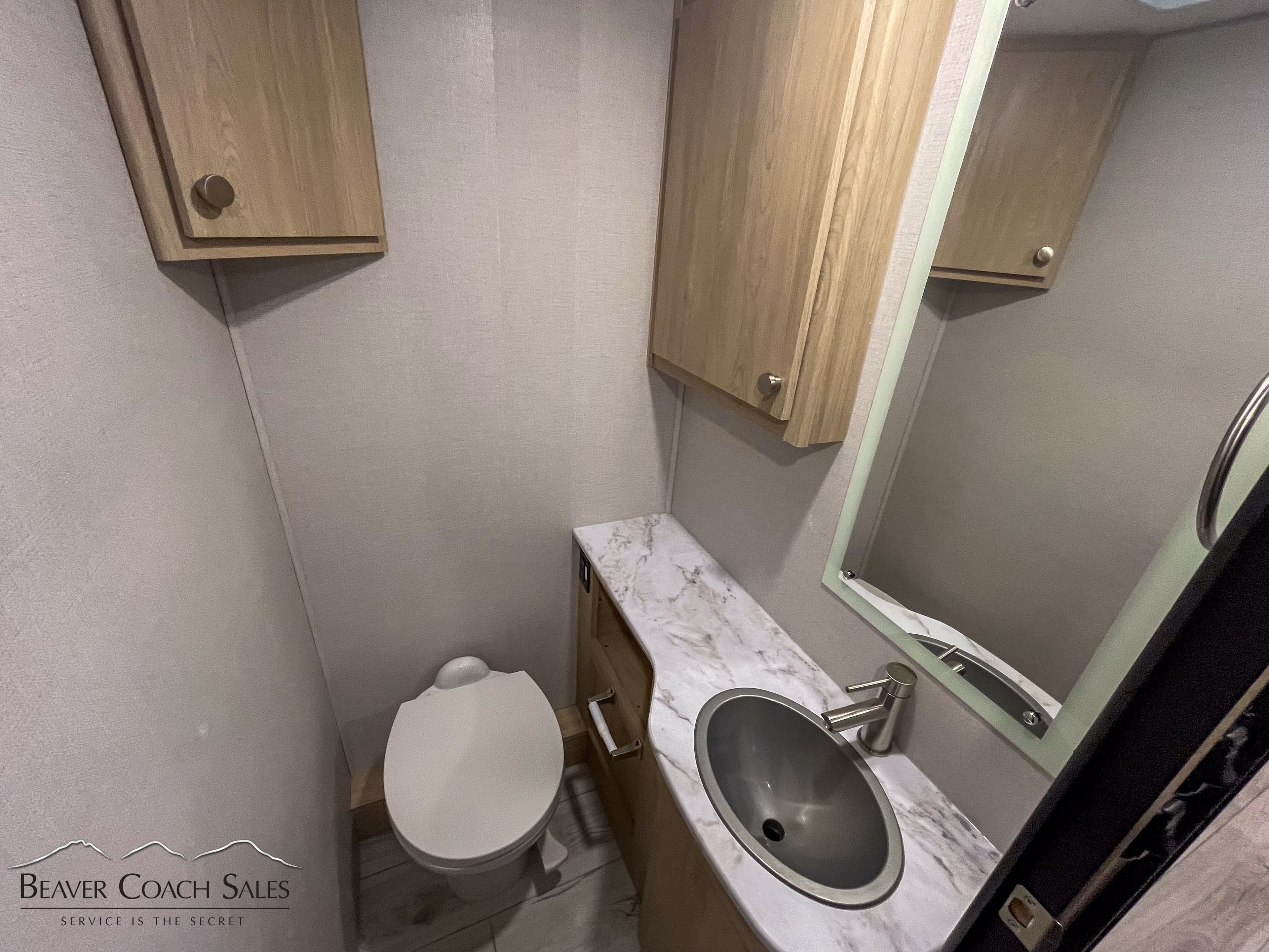 2025 Coachmen Leprechaun 319MB - Thumbnail 12