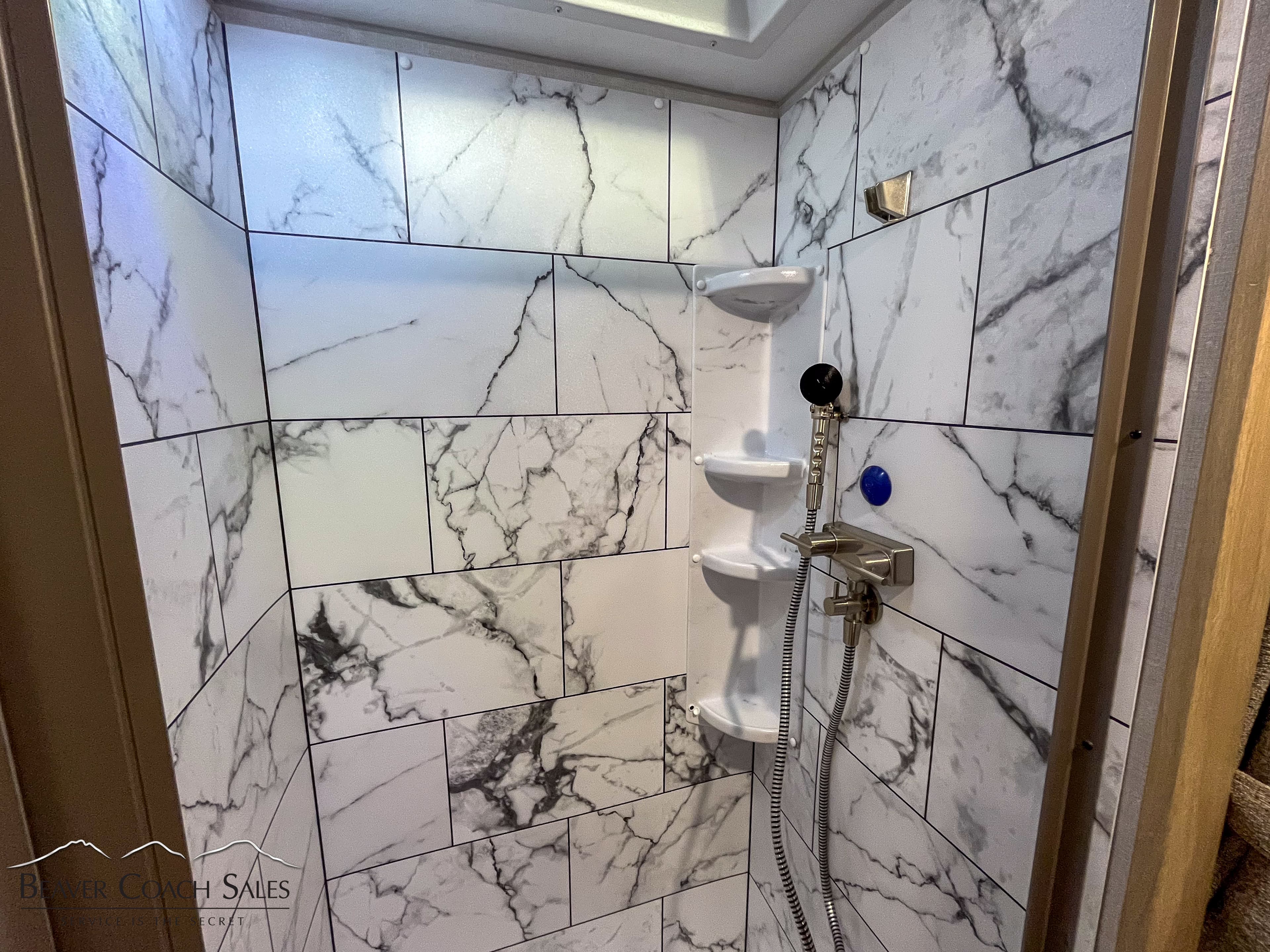 2025 Coachmen Leprechaun 319MB - Thumbnail 13