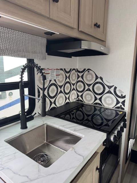 2026 Forest River Sunseeker 2250SLE - Thumbnail 5