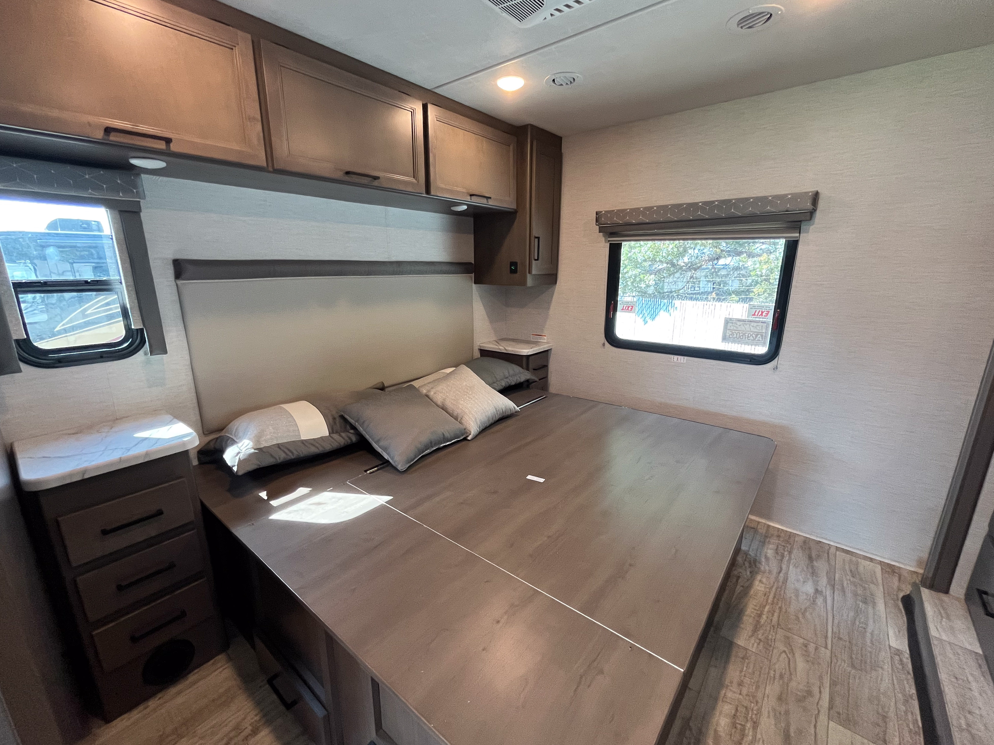 2025 Thor Freedom Traveler A32 exterior photo